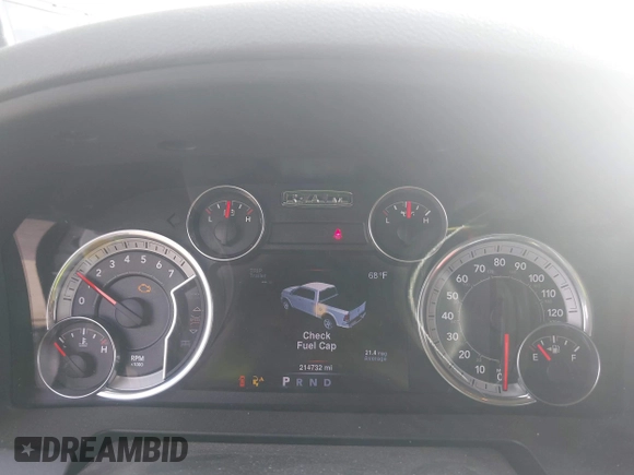 2016 Ram 1500 Big Horn z VIN 1C6RR6LG6GS208415, wystawiony jako IAAI lot #41800900 z przebiegiem 214 732 mil mil oraz . Historia ofert i sprzedaży dostępna na DreamBid. Obrazek 7.