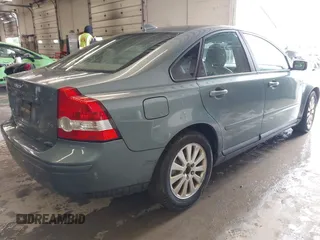 2005 Volvo S40 z VIN YV1MS382352109304, wystawiony jako IAAI lot #42340165 z przebiegiem 223 065 mil mil oraz . Historia ofert i sprzedaży dostępna na DreamBid. Obrazek 4.