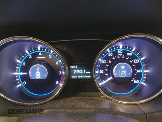 2013 Hyundai Sonata GLS z VIN 5NPEB4ACXDH620718, wystawiony jako IAAI lot #42450301 z przebiegiem 164 170 mil mil oraz . Historia ofert i sprzedaży dostępna na DreamBid. Obrazek 7.