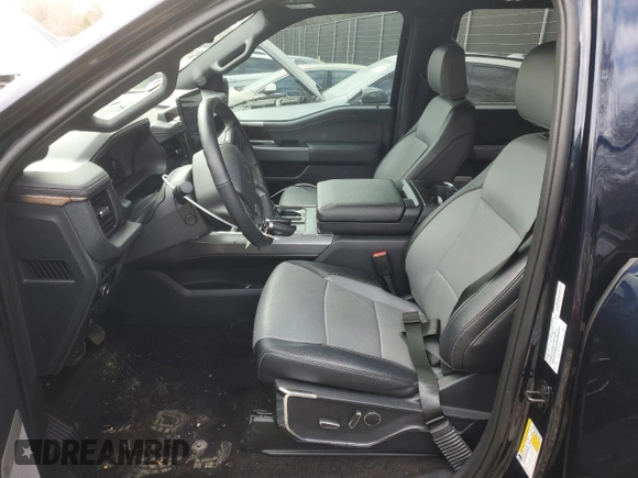2023 Ford F-150 Lightning Pro z VIN 1FT6W1EV2PWG06829, wystawiony jako Copart lot #45875915 z przebiegiem 30 021 mil mil oraz Szkoda całkowita • Salvage title. Historia ofert i sprzedaży dostępna na DreamBid. Obrazek 7.