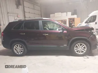 2015 Kia Sorento LX with VIN 5XYKTCA67FG567068, listed as a IAAI auction lot 41942477 with 155,091 mi miles. Bid and sale history available at carsss.com. Image 13.