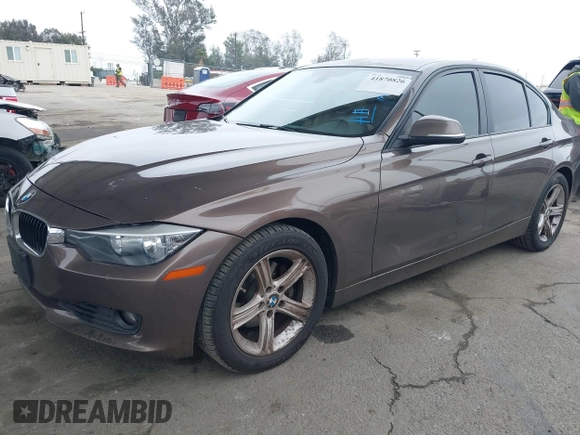 2012 BMW 3 Series 328i z VIN WBA3C1C55CA696853, wystawiony jako IAAI lot #41870826 z przebiegiem 215 613 mil mil oraz . Historia ofert i sprzedaży dostępna na DreamBid. Obrazek 17.