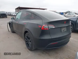 2021 Tesla Model Y Long Range with VIN 5YJYGDEE5MF111774, listed as a IAAI auction lot 41525622 with 39,960 mi miles. Bid and sale history available at carsss.com. Image 14.