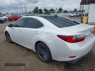 2018 Lexus ES with VIN 58ABK1GG6JU112716, listed as a IAAI auction lot 41915706 with 59,793 mi miles. Bid and sale history available at carsss.com. Image 3.