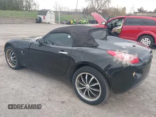 2007 Pontiac Solstice z VIN 1G2MB35B47Y119340, wystawiony jako IAAI lot #42087786 z przebiegiem 72 575 mil mil oraz . Historia ofert i sprzedaży dostępna na DreamBid. Obrazek 3.