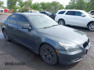 2010 BMW 5 Series 535i xDrive z VIN WBANV9C58AC391222, wystawiony jako IAAI lot #42295126 z przebiegiem 110 194 mil mil oraz . Historia ofert i sprzedaży dostępna na DreamBid. Obrazek 1.