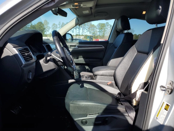 2018 Volkswagen Atlas 3.6L V6 SEL with VIN 1V2RR2CA4JC573592, listed as a Copart auction lot 48073945 with 84,582 mi miles and Salvage Title. Bid and sale history available at carsss.com. Image 7.