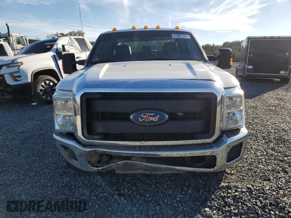 2015 Ford F-350 with VIN 1FD8W3G65FED35954, listed as a Copart auction lot 81807364 with 128,541 mi miles and Salvage title. Bid and sale history available at DreamBid. Image 5.