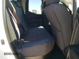 2022 Toyota Tundra SR z VIN 5TFKB5DA6NX016110, wystawiony jako Copart lot #41285993 z przebiegiem 68 mil mil oraz . Historia ofert i sprzedaży dostępna na DreamBid. Obrazek 10.