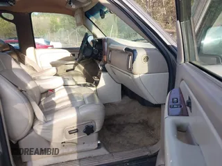 2002 Chevrolet Tahoe LT with VIN 1GNEC13Z92J176384, listed as a IAAI auction lot 41747731 with 190,439 mi miles. Bid and sale history available at carsss.com. Image 5.