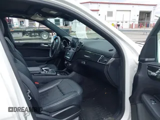 2017 Mercedes-Benz GLE 350 z VIN 4JGDA5HB6HA989666, wystawiony jako IAAI lot #42265677 z przebiegiem 110 215 mil mil oraz . Historia ofert i sprzedaży dostępna na DreamBid. Obrazek 5.