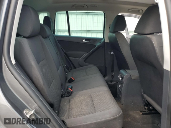 2013 Volkswagen Tiguan S с VIN WVGBV3AX6DW592011, выставлен на аукционе Copart как лот 59802095 с пробегом 112 485 миль миль и Списание • Salvage title. История ставок и продаж доступна на DreamBid. Изображение 11.