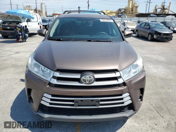 2017 Toyota Highlander LE z VIN 5TDZZRFH5HS228714, wystawiony jako Copart lot #65010265 z przebiegiem 115 953 mil mil oraz Szkoda całkowita • Salvage title. Historia ofert i sprzedaży dostępna na DreamBid. Obrazek 5.