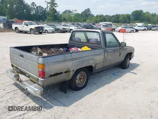 1988 Toyota Pickup with VIN JT4RN50R4J5146510, listed as a IAAI auction lot 42092308 with 288,420 mi miles and . Bid and sale history available at DreamBid. Image 4.