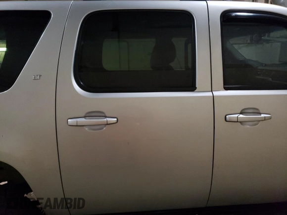2011 Chevrolet Suburban LT z VIN 1GNSKJE34BR341094, wystawiony jako Copart lot #53376515 z przebiegiem 187 219 mil mil oraz Czysty tytuł • Clean title. Historia ofert i sprzedaży dostępna na DreamBid. Obrazek 10.