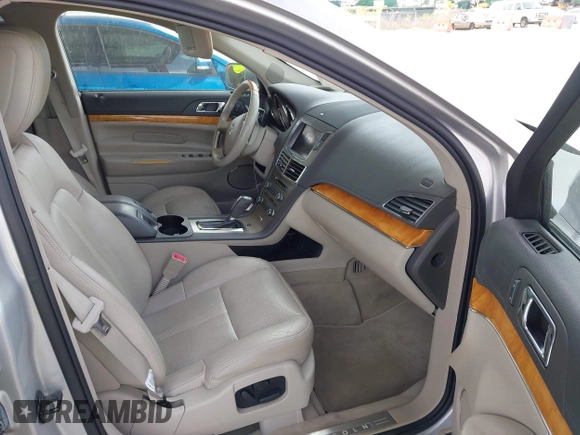 2010 Lincoln MKT EcoBoost with VIN 2LMHJ5AT0ABJ22556, listed as a IAAI auction lot 42189740 with 136,906 mi miles and . Bid and sale history available at DreamBid. Image 5.