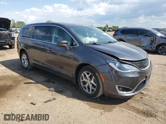 2018 Chrysler Pacifica Touring Plus with VIN 2C4RC1FG8JR365588, listed as a Copart auction lot 61787625 with 98,316 mi miles and Salvage title. Bid and sale history available at DreamBid. Image 4.