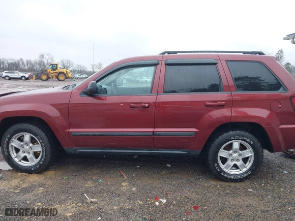 2007 Jeep Grand Cherokee Laredo with VIN 1J8GR48K27C583108, listed as a IAAI auction lot 41994761 with 188,171 mi miles. Bid and sale history available at carsss.com. Image 15.