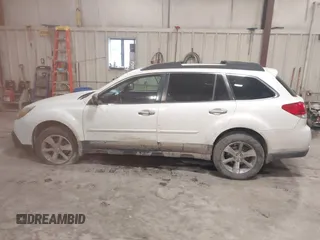 2014 Subaru Outback Limited с VIN 4S4BRBPC1E3242596, выставлен на аукционе IAAI как лот 42507064 с пробегом 163 360 миль миль и . История ставок и продаж доступна на DreamBid. Изображение 14.