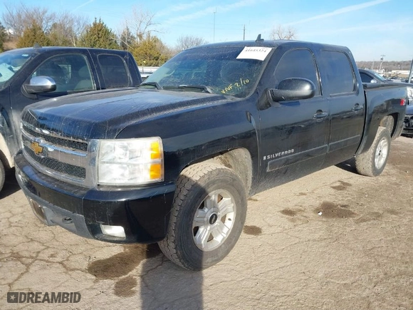 2007 Chevrolet Silverado 1500 LT w/2LT with VIN 2GCEK13M271558726, listed as a IAAI auction lot 41645324 with NaN miles. Bid and sale history available at carsss.com. Image 2.