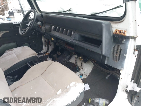 1993 Jeep Wrangler with VIN 1J4FY29S8PP250438, listed as a IAAI auction lot 41552113 with 158,020 mi miles. Bid and sale history available at carsss.com. Image 5.