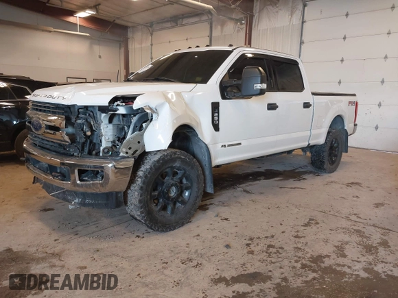 2017 Ford F-250 Lariat z VIN 1FT7W2BTXHEC81609, wystawiony jako IAAI lot #41497213 z przebiegiem 176 644 mil mil oraz . Historia ofert i sprzedaży dostępna na DreamBid. Obrazek 2.