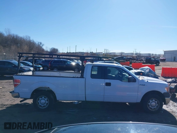 2014 Ford F-150 XL with VIN 1FTFX1CF3EKF27943, listed as a IAAI auction lot 41735025 with 248,005 mi miles. Bid and sale history available at carsss.com. Image 13.