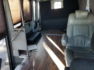 2007 Chevrolet Express Commercial C7L DRW with VIN 1GBJG31U771223194, listed as a Copart auction lot 79680054 with 16,864 mi miles and Salvage Title. Bid and sale history available at carsss.com. Image 10.