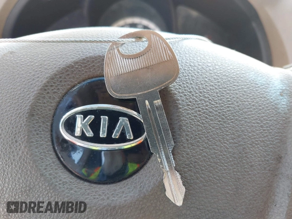 2006 Kia Sportage LX z VIN KNDJF723X67143301, wystawiony jako IAAI lot #41950899 z przebiegiem 271 184 mil mil oraz . Historia ofert i sprzedaży dostępna na DreamBid. Obrazek 11.