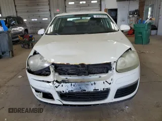 2008 Volkswagen Jetta SE z VIN 3VWRM71K48M168962, wystawiony jako Copart lot #61014415 z przebiegiem 165 679 mil mil oraz Nie do naprawy • Non repairable. Historia ofert i sprzedaży dostępna na DreamBid. Obrazek 5.