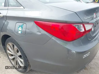 2011 Hyundai Sonata SE with VIN 5NPEC4AC1BH125690, listed as a IAAI auction lot 41696699 with 172,028 mi miles and . Bid and sale history available at carsss.com. Image 6.