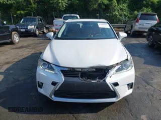 2014 Lexus CT 200h с VIN JTHKD5BH3E2208137, выставлен на аукционе IAAI как лот 42589644 с пробегом 137 761 миль миль и . История ставок и продаж доступна на DreamBid. Изображение 12.