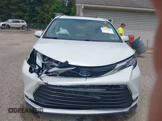 2023 Toyota Sienna XLE with VIN 5TDYSKFC1PS078997, listed as a IAAI auction lot 42435311 with 53,987 mi miles and . Bid and sale history available at DreamBid. Image 12.