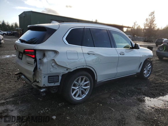 2021 BMW X5 xDrive45e with VIN 5UXTA6C04M9H52389, listed as a Copart auction lot 45605225 with 14,899 mi miles and Salvage Title. Bid and sale history available at carsss.com. Image 3.