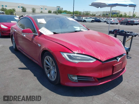 2017 Tesla Model S 60 z VIN 5YJSA1E18HF178698, wystawiony jako IAAI lot #42627397 z przebiegiem 87 301 mil mil oraz . Historia ofert i sprzedaży dostępna na DreamBid. Obrazek 1.