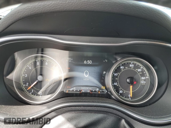 2019 Jeep Cherokee Limited with VIN 1C4PJMDX1KD310146, listed as a Copart auction lot 53109865 with 100,234 mi miles and Salvage Title. Bid and sale history available at carsss.com. Image 9.