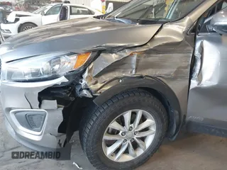 2016 Kia Sorento LX with VIN 5XYPGDA33GG047263, listed as a IAAI auction lot 41772680 with 146,683 mi miles. Bid and sale history available at carsss.com. Image 6.