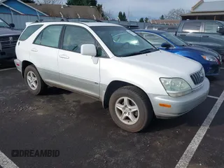 2001 Lexus RX 300 with VIN JTJHF10U610227704, listed as a IAAI auction lot 41886126 with 211,405 mi miles. Bid and sale history available at carsss.com. Image 1.