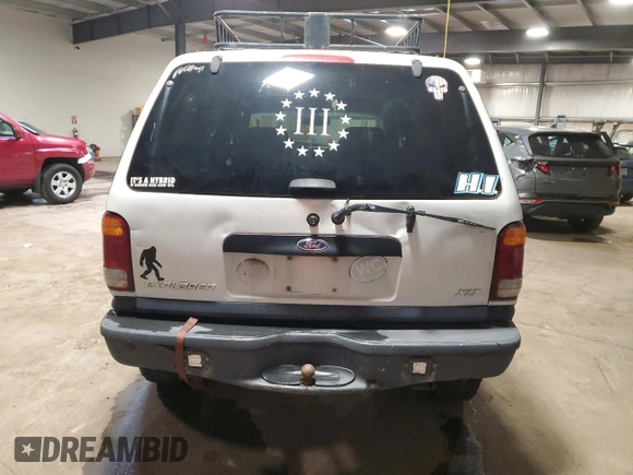 2000 Ford Explorer XLT с VIN 1FMZU83PXYZA51396, выставлен на аукционе Copart как лот 62365505 с пробегом 230 018 миль миль и Списание • Salvage title. История ставок и продаж доступна на DreamBid. Изображение 6.
