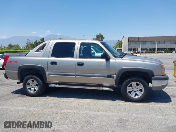 2003 Chevrolet Avalanche z VIN 3GNEC13T03G283368, wystawiony jako IAAI lot #42642951 z przebiegiem 177 383 mil mil oraz . Historia ofert i sprzedaży dostępna na DreamBid. Obrazek 13.