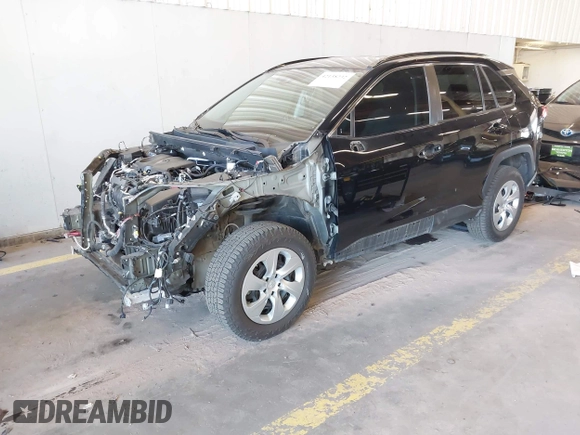 2021 Toyota RAV4 LE z VIN 2T3G1RFV9MC250665, wystawiony jako IAAI lot #42138232 z przebiegiem 40 574 mil mil oraz . Historia ofert i sprzedaży dostępna na DreamBid. Obrazek 2.