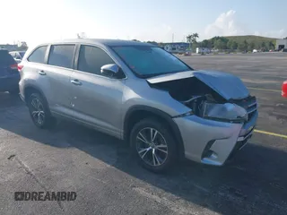 2018 Toyota Highlander LE с VIN 5TDZARFH7JS040614, выставлен на аукционе IAAI как лот 41922010 с пробегом 74 473 миль миль и . История ставок и продаж доступна на DreamBid. Изображение 1.