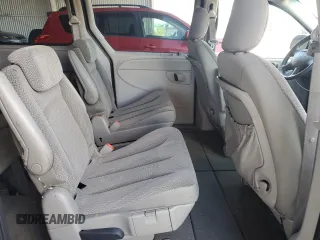2006 Chrysler Town & Country LX z VIN 1A4GP44R96B757660, wystawiony jako Copart lot #49914675 z przebiegiem 80 432 mil mil oraz Czysty tytuł • Clean title. Historia ofert i sprzedaży dostępna na DreamBid. Obrazek 11.