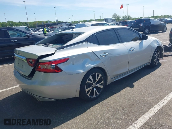 2017 Nissan Maxima S z VIN 1N4AA6AP7HC432410, wystawiony jako IAAI lot #42241479 z przebiegiem 138 157 mil mil oraz . Historia ofert i sprzedaży dostępna na DreamBid. Obrazek 4.