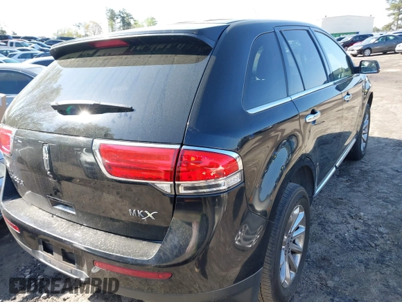 2013 Lincoln MKX with VIN 2LMDJ6JK9DBL47557, listed as a IAAI auction lot 41922605 with 246,964 mi miles. Bid and sale history available at carsss.com. Image 4.