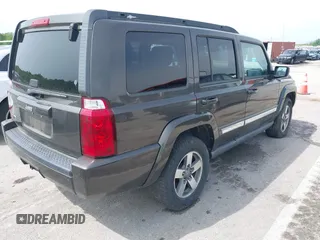 2006 Jeep Commander with VIN 1J8HG48K86C363187, listed as a IAAI auction lot 42090246 with 140,956 mi miles. Bid and sale history available at carsss.com. Image 4.
