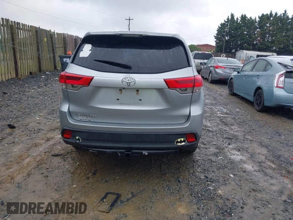 2018 Toyota Highlander LE z VIN 5TDZARFH2JS037796, wystawiony jako IAAI lot #42290819 z przebiegiem 62 638 mil mil oraz . Historia ofert i sprzedaży dostępna na DreamBid. Obrazek 16.