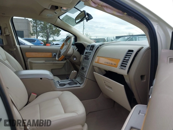 2007 Lincoln MKX with VIN 2LMDU68C77BJ05358, listed as a IAAI auction lot 41852330 with 163,508 mi miles. Bid and sale history available at carsss.com. Image 5.