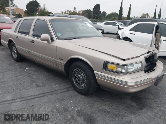 1997 Lincoln Town Car Executive with VIN 1LNLM81W6VY754706, listed as a IAAI auction lot 41375121 with 185,863 mi miles and . Bid and sale history available at DreamBid. Image 1.