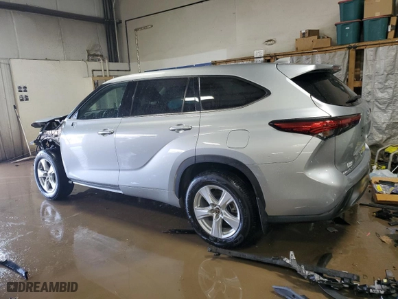2021 Toyota Highlander L with VIN 5TDBZRBH6MS523435, listed as a Copart auction lot 50786615 with 44,192 mi miles and Salvage Title. Bid and sale history available at carsss.com. Image 2.